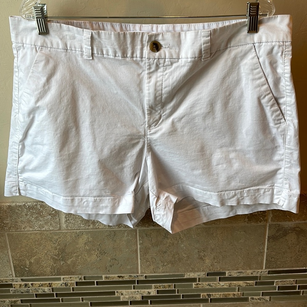 Old Navy Size 16 Women’s White Chino Shorts